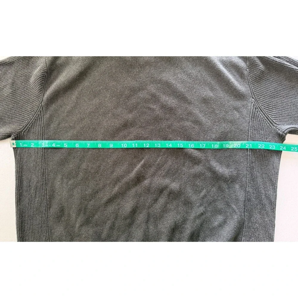 Vintage Levi’s Men’s Casual Minimalist Classic Layering Everyday Wear Sweater Lg